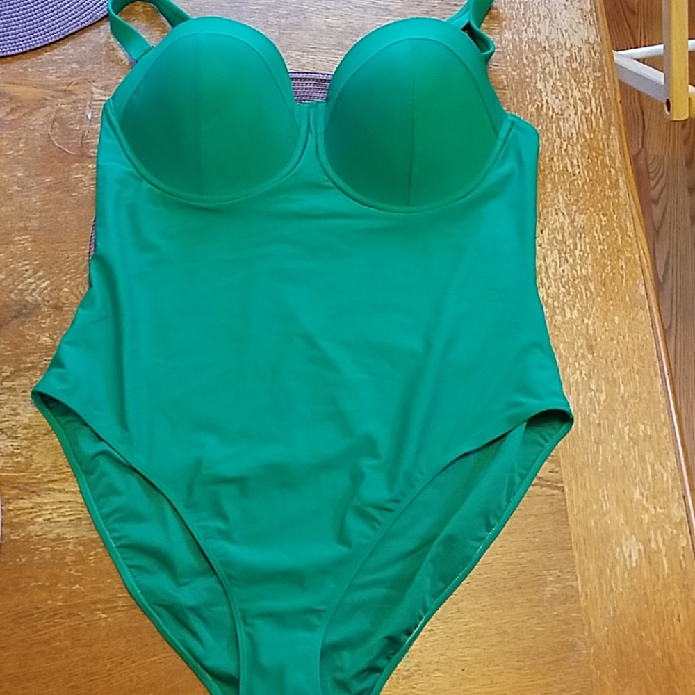 BNWT Forever 21 one piece swimsuit